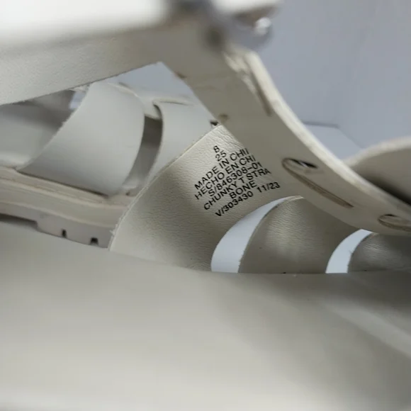 Old Navy Women's Size 8 M Chunky Y2K 90s Style Sandals Bone White Shoes - Picture 7 of 12